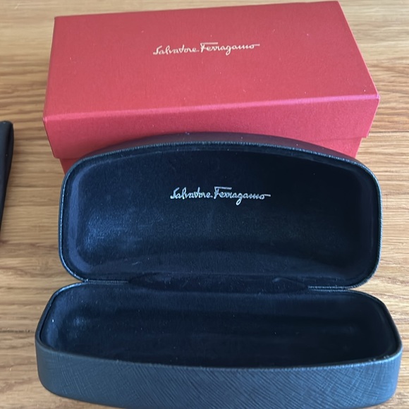 SALVATORE FERRAGAMO women’s tortoise shell sunglasses - Picture 4 of 10